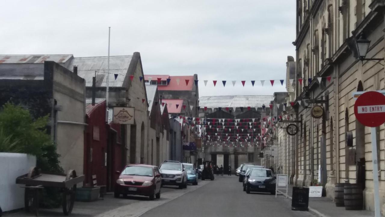 Chimneys B&B Oamaru Kültér fotó